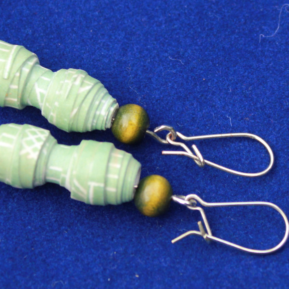 2 Pairs Handmade Earrings: Jade Spin & Wood Circle - Picture 8 of 8